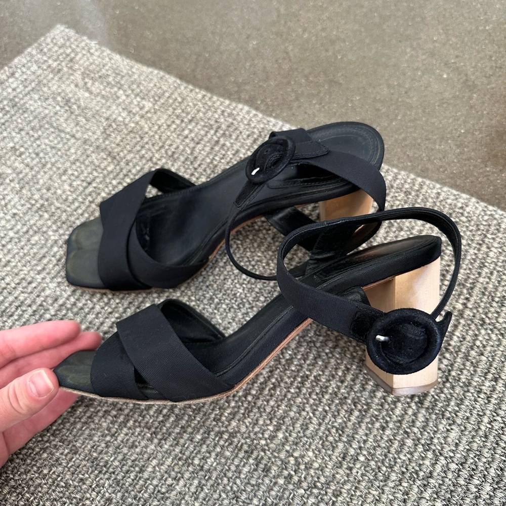 Doen Agnes Black Heels with Ankle Strap and Wood Block Heel